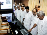 NYT lauds Oommen Chandy’s 24/7 office webcast