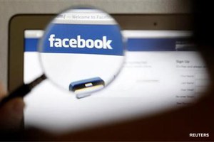 Internet users flay Mumbai girls' arrest over Facebook post